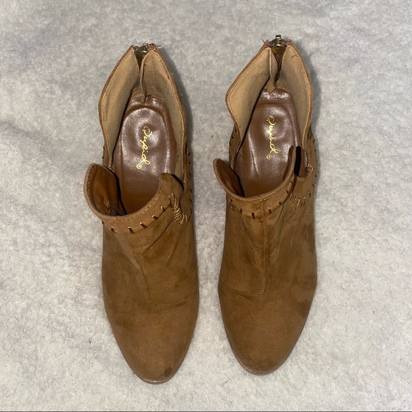 NWOT Camel colored booties - Picture 3 of 7